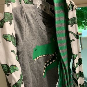 Brand new Carters Boys Pajamas size 4T